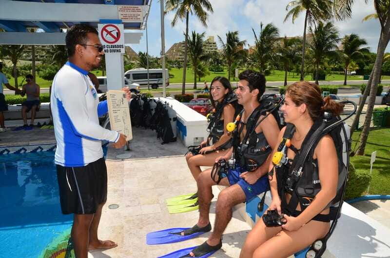 Cancun: Aquaworld Scuba Diving School - Discovering the Underwater Museum of Art (MUSA)