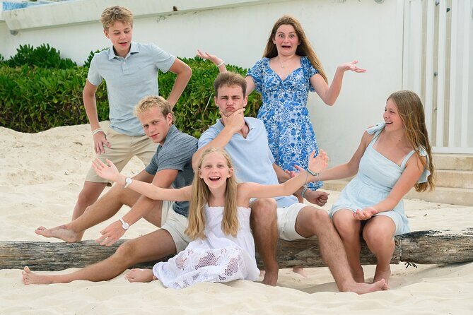 Cancun Beach Photoshoot with a Professional Photographer - Key Points