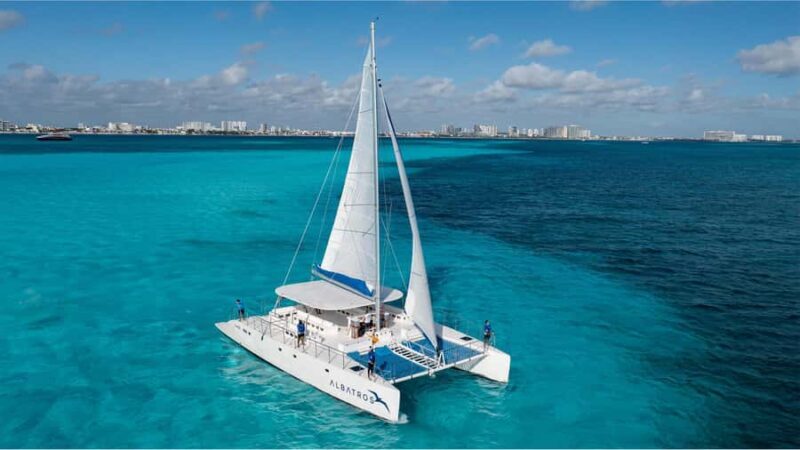 Cancún: Catamaran Tour to Isla Mujeres with Open Bar & Lunch - Key Points