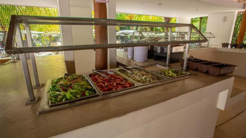 Cancún: Catamaran Tour to Isla Mujeres with Open Bar & Lunch - Who Will This Tour Suit Best?