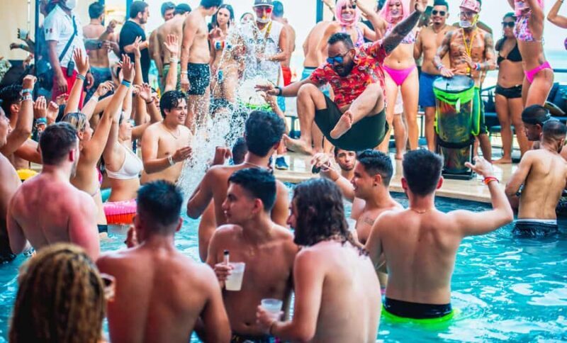 Cancun: Coco Bongo Spring Break Beach Party with Open Bar - Who Will Love This Experience?
