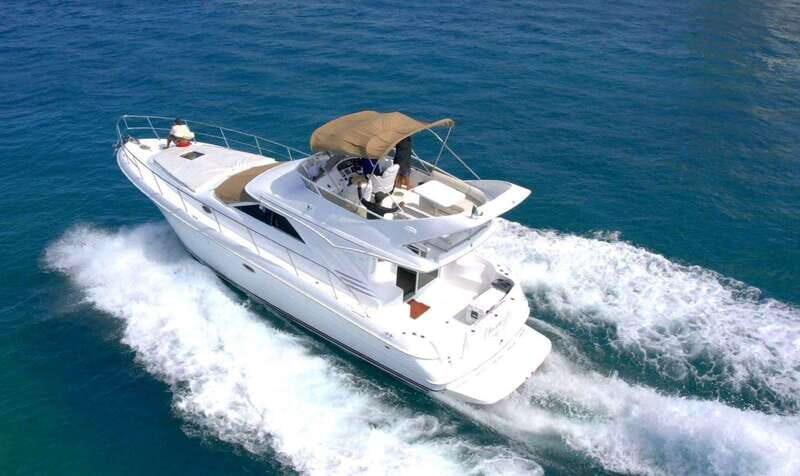 Cancun: Exclusive Sea Ray Express Bridge for 14 people - An Introduction to the Experience