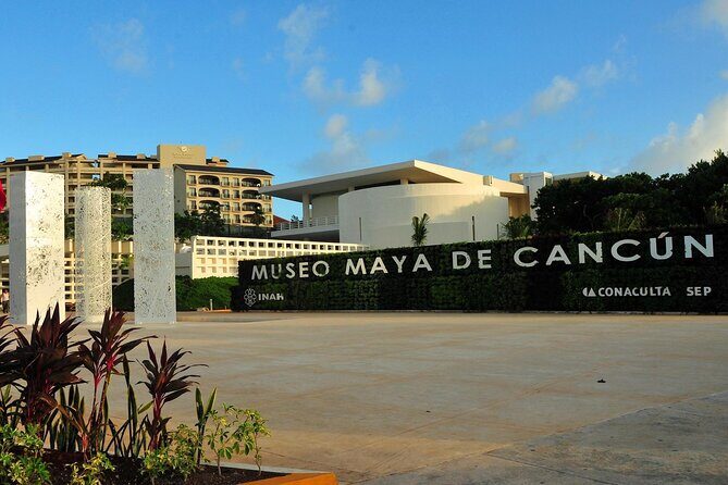 Cancun Guided Sightseeing, Shopping and Tasting Tour - Key Points