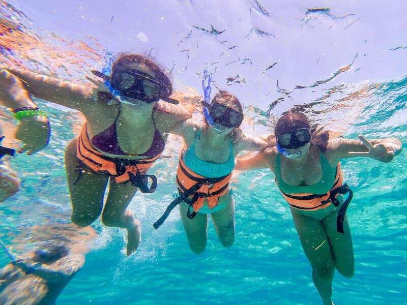 Cancun: Isla Mujeres Catamaran Tour with Open Bar of Drinks - The Experience: Pros and Cons