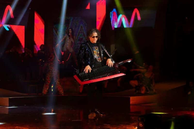 Cancun: Myst Euphoria Show with live music hits - Dining and Drinks