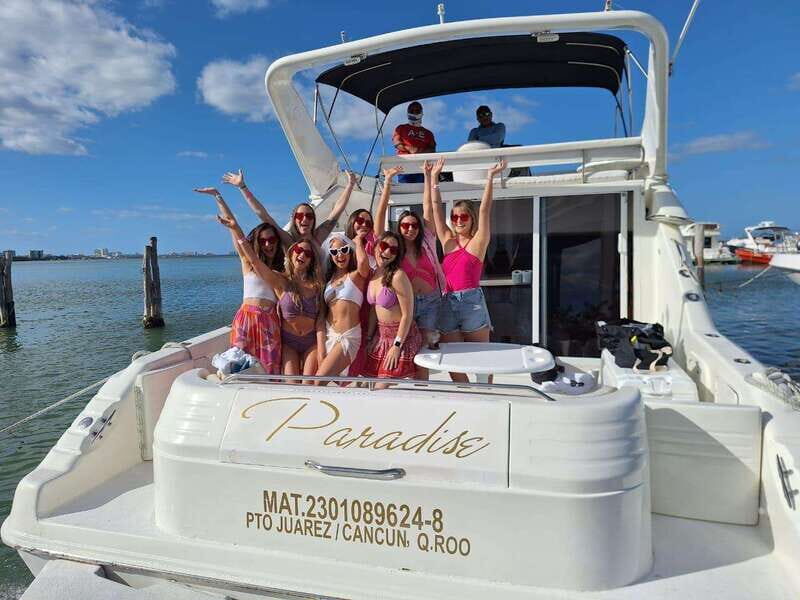 Cancun: Private Luxury 46-Feet Flybridge Yacht Cruise - Key Points