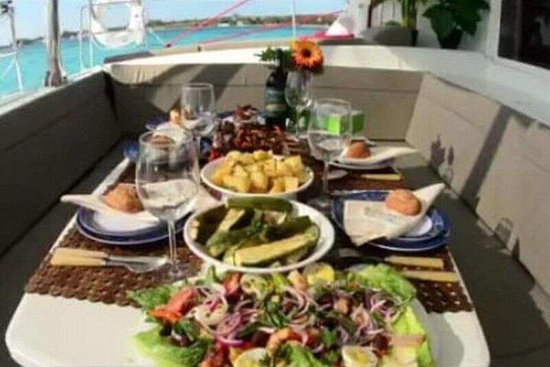 Cancun: Private Luxury Catamaran to Isla Mujeres - FAQ