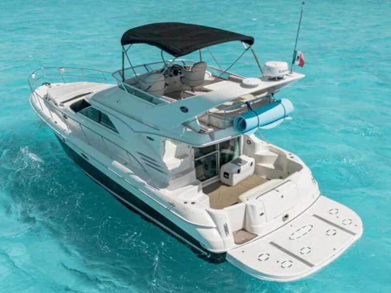 Cancun: Rent a Sea Ray F43 yacht to Isla Mujeres - Key Points