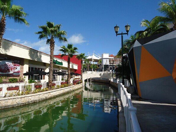Cancun Shopping Private Guided Tour & City Sightseeing - An In-Depth Look at the Cancun Shopping & Sightseeing Tour