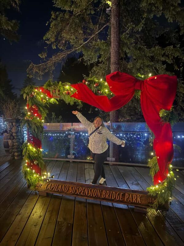 CANYON LIGHTS+Capilano Suspension Bridge/Small Group/CAR - An In-Depth Look at the Vancouver Experience