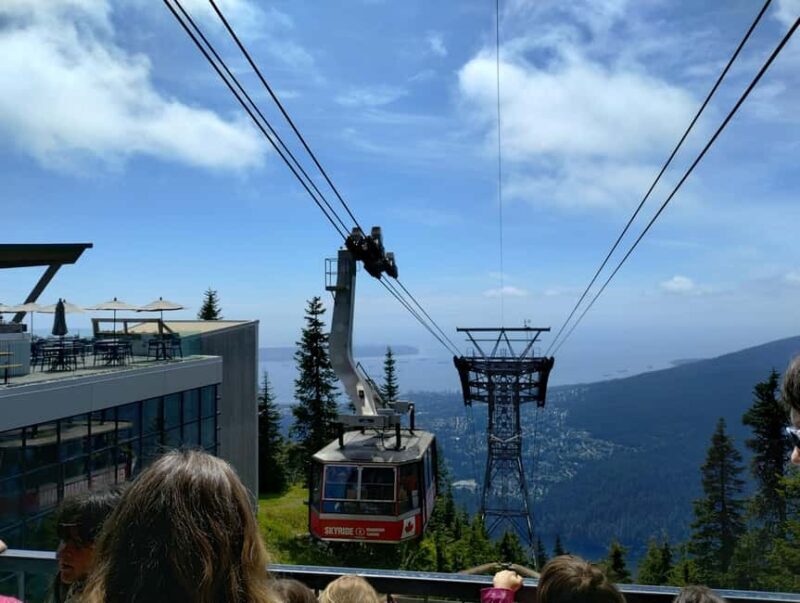 Capilano Br+Grouse Mtn+Dam+Lake&Hatcher/5in1/Small Group/Car - An Inside Look at the Vancouver Small-Group Car Tour