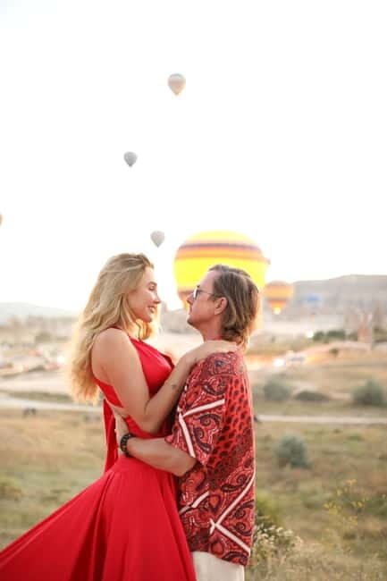 Cappadocia: Photoshooting with Flying Dresses - The Photoshoot: Dresses and Classic Cars