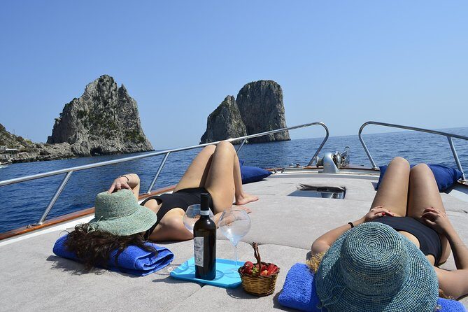 Capri excursion in a private boat - Practical Details