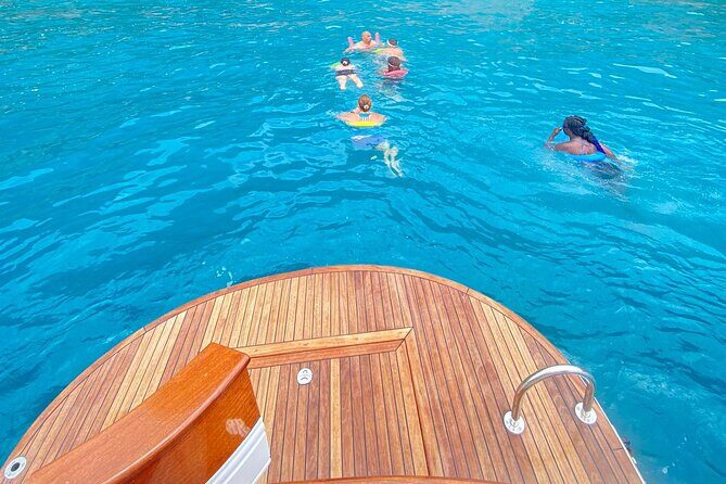 Capri Full Day SemiPrivate Boat Tour and City Visit from Positano - Exploring Capri in Depth: What You Can Expect