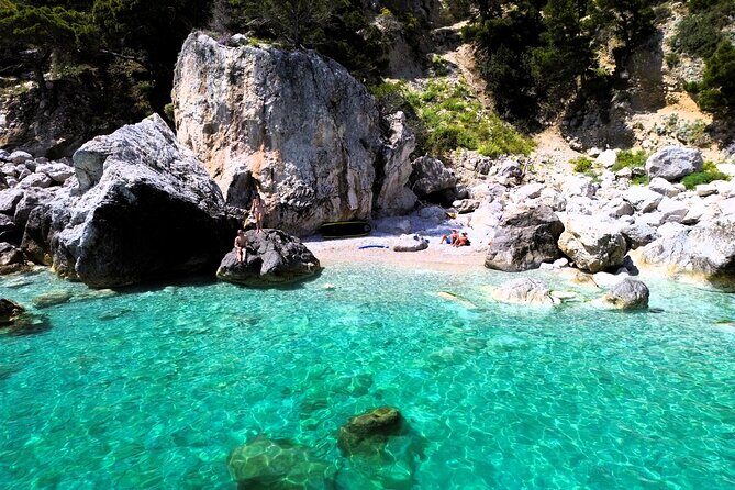 Capri in 3 Hours The Best of the Island by Private Classic Gozzo - Who Will Love This Tour?