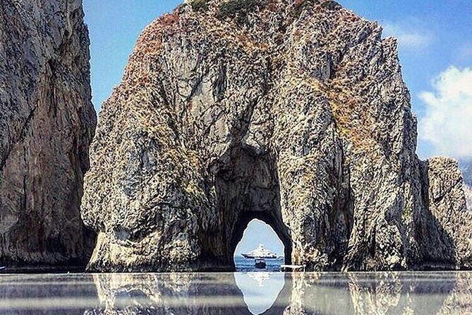 Capri Luxury Private Boat Tour from Capri or Napoli - A Close-Up Look at the Capri Luxury Private Boat Tour from Naples or Capri