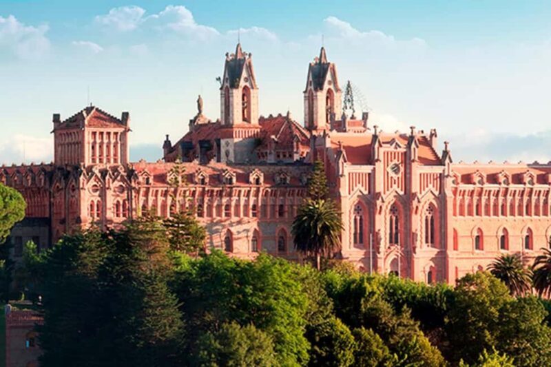 Capricho Gaudí with entrance, Santillana del Mar and Sequoia Forest - FAQ