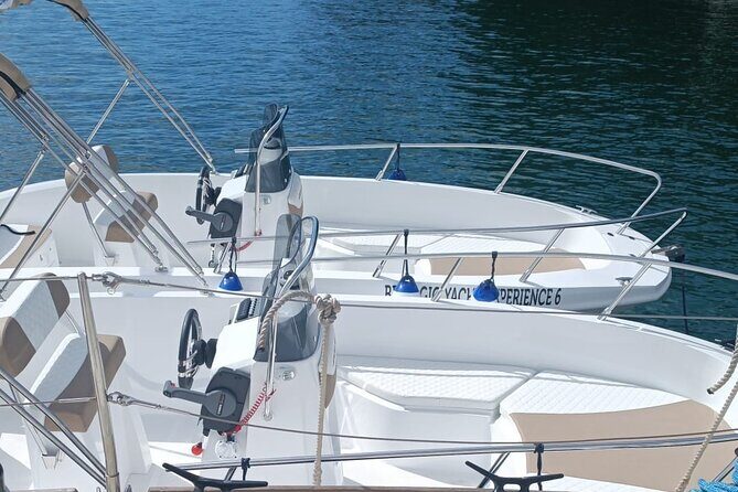 Captain Your Own Boat without License - Who Is This Tour Best For?