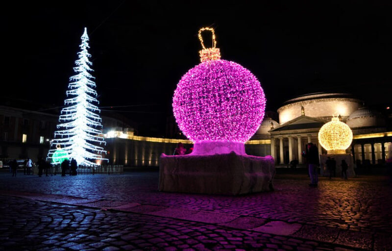 "Capturing the Magic": Explore the Naples Christmas Market - Who Should Consider This Tour?
