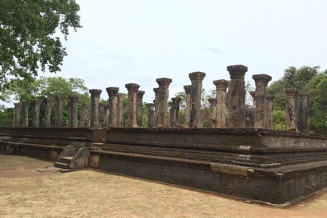 Car & Driver one week private tour in Sri Lanka 6 nights -7 days - Day 2: Sacred Cities and Mihintale