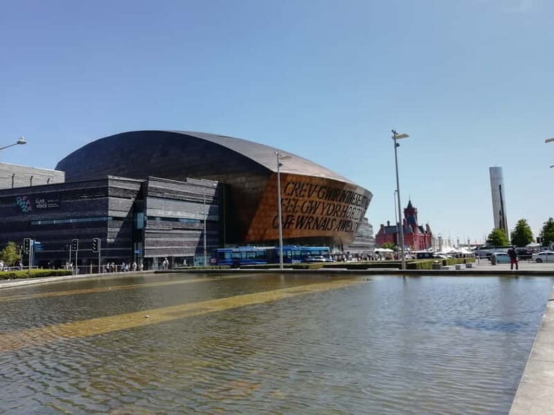 Cardiff Bay: Highlights Private Guided Tour - Key Points
