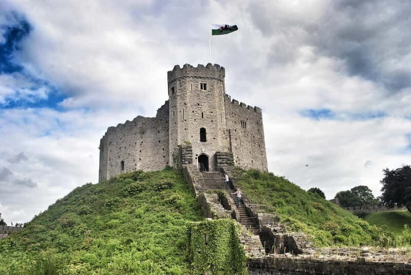 Cardiff, Brecon Beacons & Snowdonia Online Travel Guide - Key Points