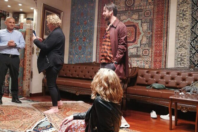 Carpet Shopping Adventure at Istanbul Historic Carvansarai - A Closer Look at the Experience