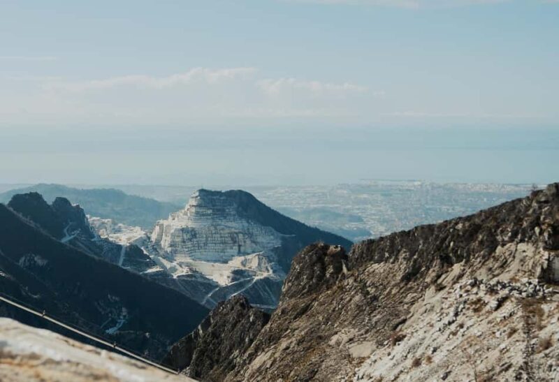 Carrara: Michelangelo Quarry and Carrara Art Studios Tour - Key Points