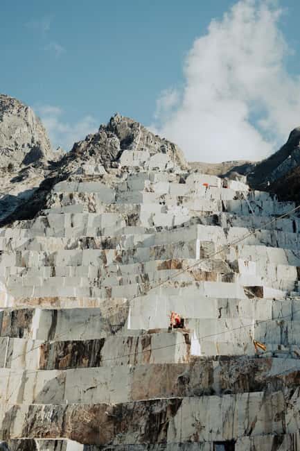 Carrara: Michelangelo Quarry and Carrara Art Studios Tour - FAQs