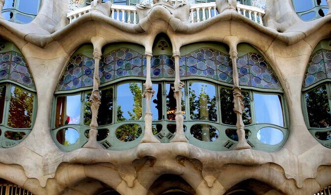 Casa Batllo Admission Ticket with Intelligent Audio Guide - Key Points