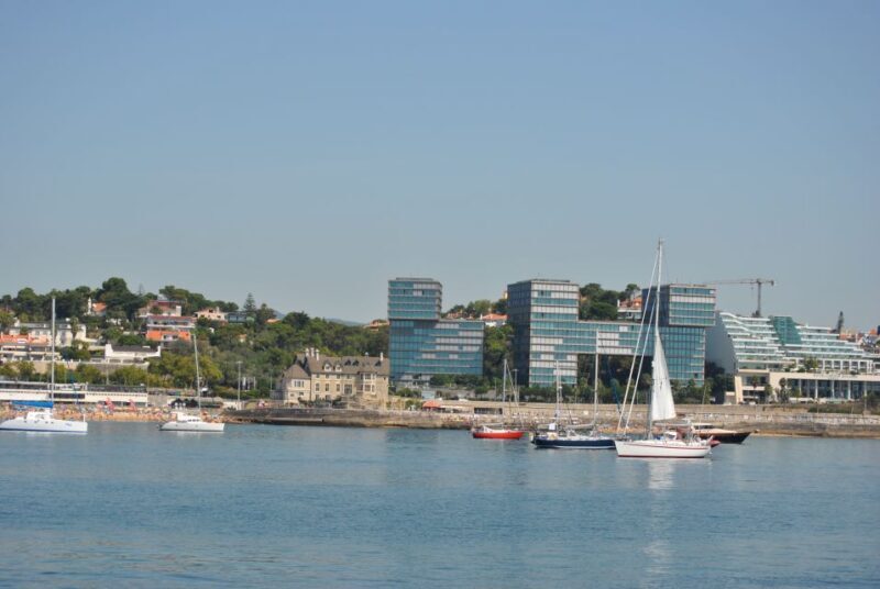 Cascais: Sailing Tour with Drink - FAQs