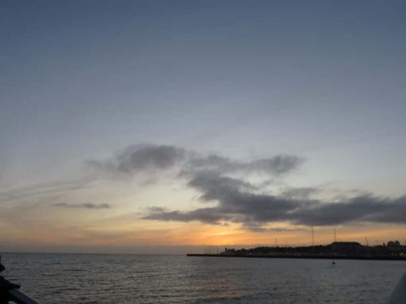 Cascais: Sunset Boat Trip with Welcome Drinks - Key Points