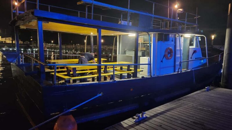 Cascais: Sunset Cruise to Lisbon with Open Bar - Key Points