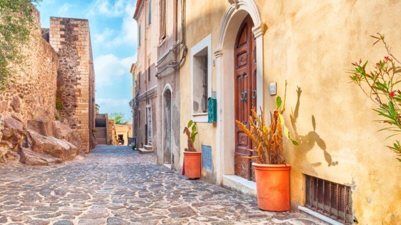 Castelsardo: Medieval Village Walking Tour with Aperitif - Exploring Castelsardo’s Historic Heart