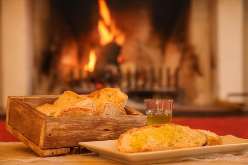 Castiglion Fiorentino: Wine Flight & Charcuterie Board - Key Points