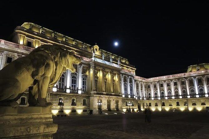 Castle District tour with Matthias Church Ticket & Cake & Coffee - Who is this tour best for?