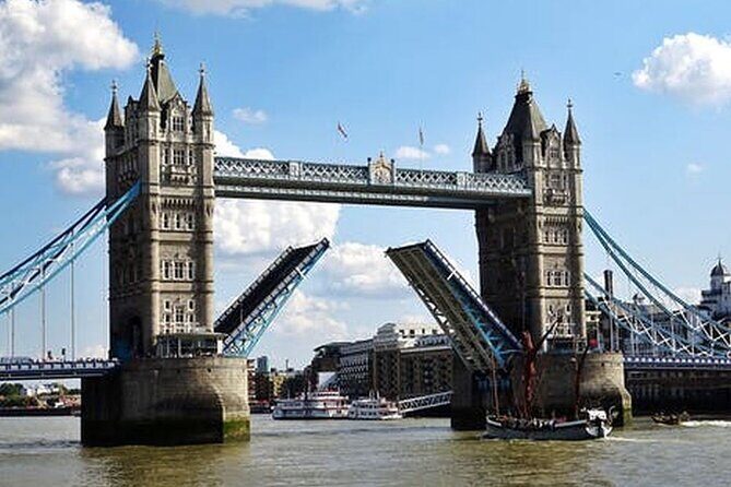 Castles & Bridges Tour : See over 15 London Top Sights - Overview of the Castles & Bridges Tour in London
