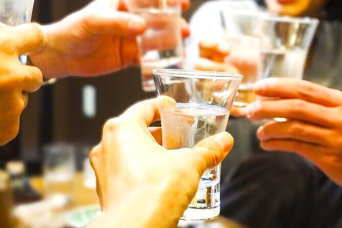 Casual Japanese SAKE tasting and snack experience in Kabukicho - Who is this tour best suited for?