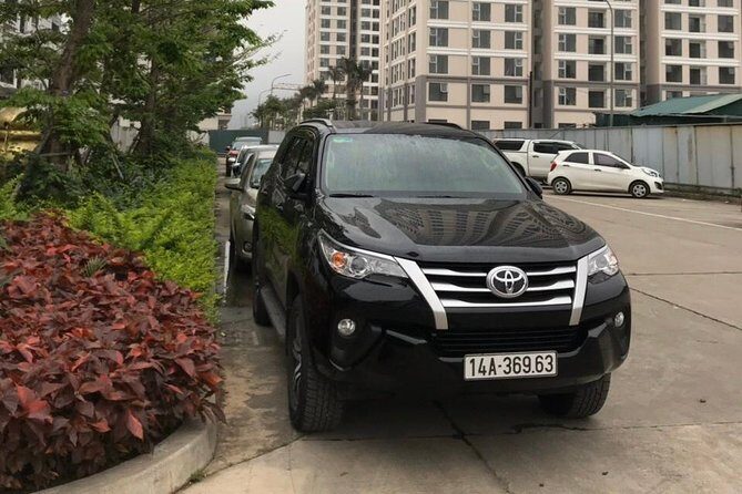 Cat Bi airport pick-up to Halong by luxury private car - A Detailed Look at the Transfer Experience