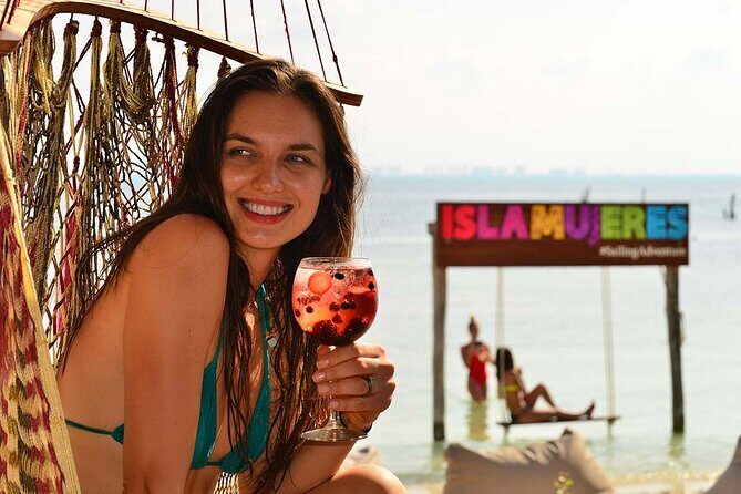 Catamaran Albatros Platinum & Beach club & Open bar & Isla Mujeres - Who Will Love This Tour?