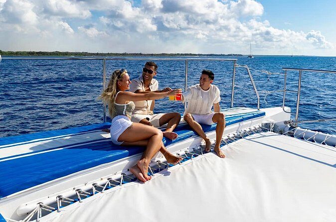 Catamaran along the Riviera Maya Snorkel food and open bar - The Sum Up