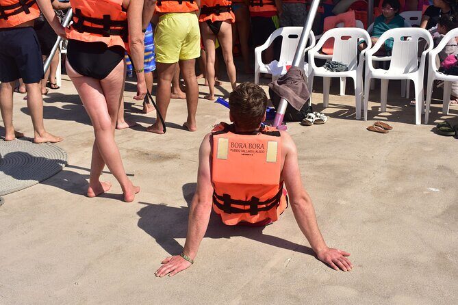 Catamaran Arches, Animas Beach, Quimixed Waterfall and Food Tour - Who Will Enjoy This Tour?