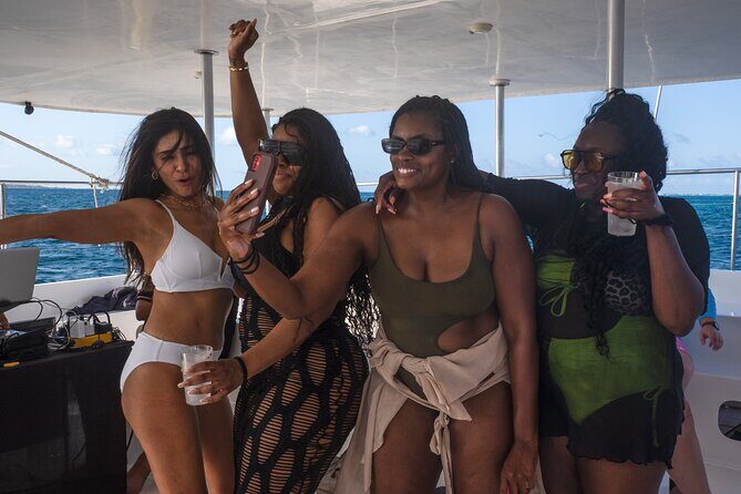 Catamaran Booze Party With Open Bar in Cancun - Who Is This Tour Best For?