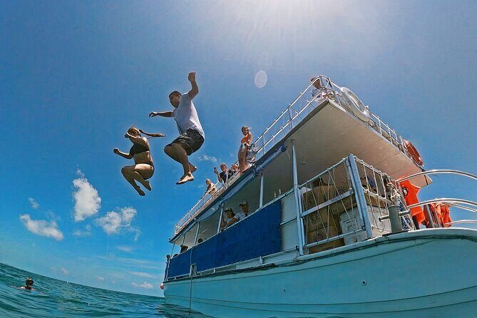 Catamaran in Cozumel with snorkeling at El Cielo and open Bar - Introducing the Cozumel Catamaran Snorkel Tour: An Authentic Caribbean Day