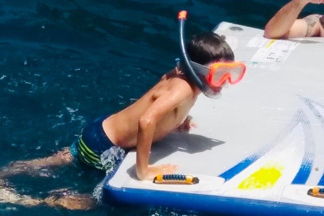 Catamaran ride -Costa Brava with barbecue and drinks. Familiar. - FAQ