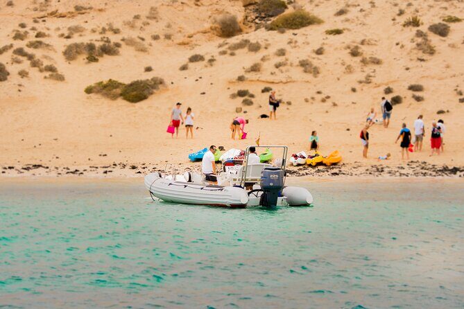 Catamaran Sailing Day To La Graciosa with Lunch - FAQ