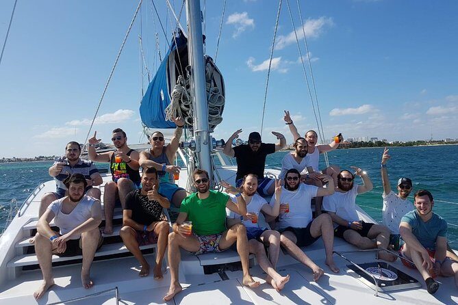 Catamaran Sailing Experience & Snorkeling Tour to Isla Mujeres - The Sum Up
