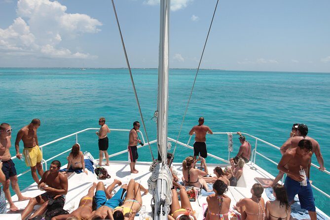 Catamaran Sailing to isla mujeres open bar included - An In-Depth Look at the Experience