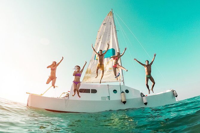 Catamaran Sailing to isla mujeres open bar included - FAQs