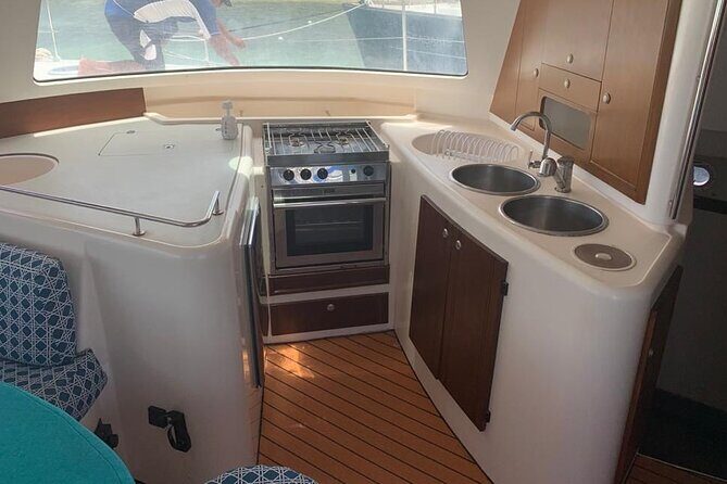 Catamaran Tour to Isla Mujeres Snorkeling with Buffet and Open Bar - Who This Tour Is Best For